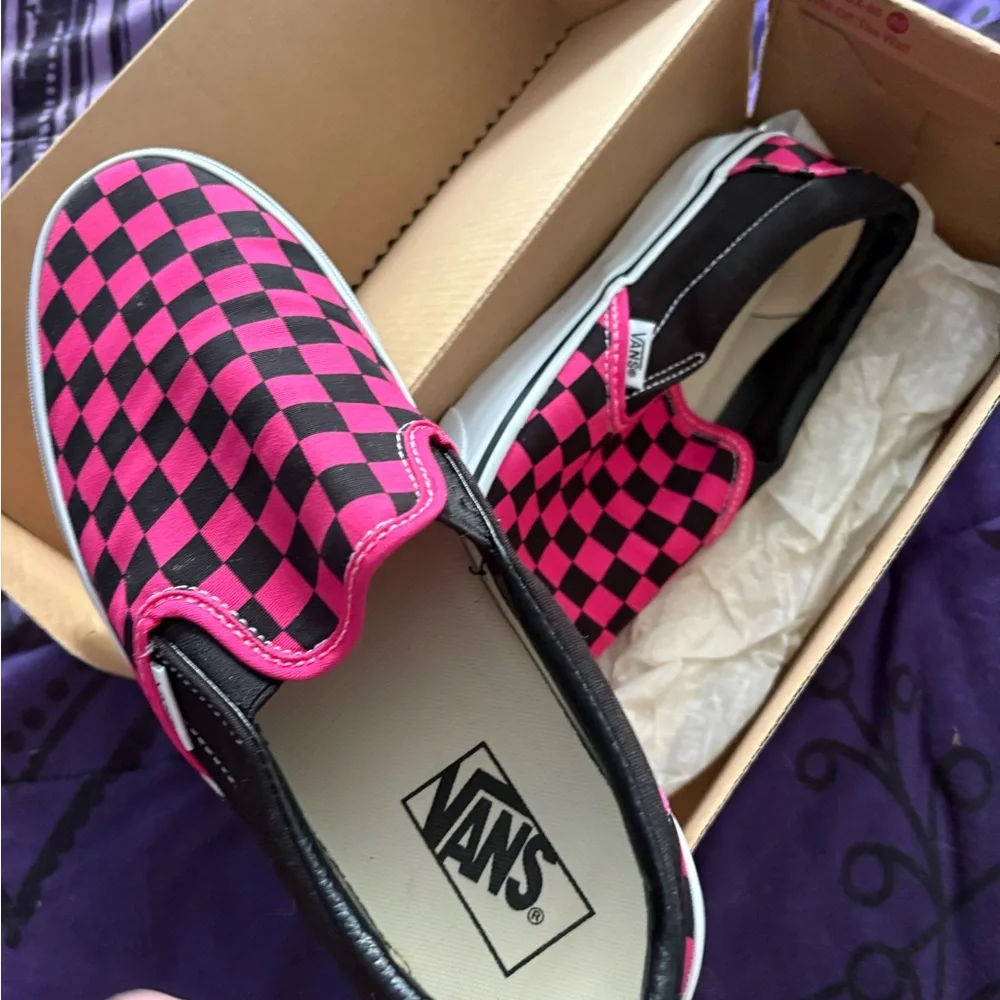 VANS Classic slip ons- Pink and black checkered - Picture 1 of 5